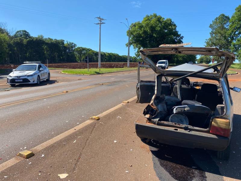 Condutor fica gravemente ferido após colisão com caminhão, em Ijuí