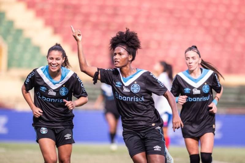 Grêmio vence Bahia nos pênaltis e conquista a Ladies Cup em final marcada pelo combate ao racismo