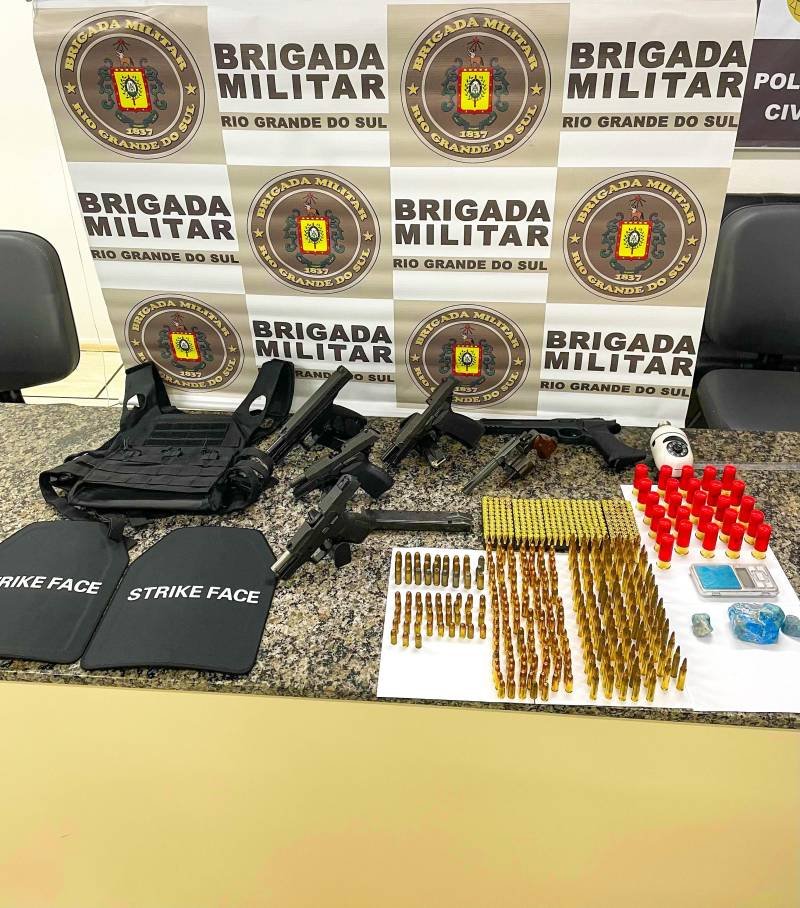 BM realiza prisão por tráfico de drogas e vasto armamento e munições