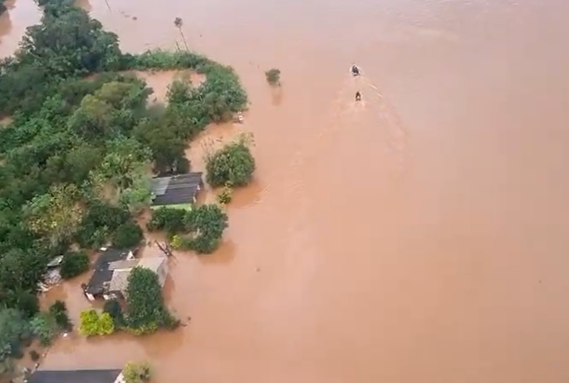 Sobe para 10 o número de mortos em razão do temporal no RS