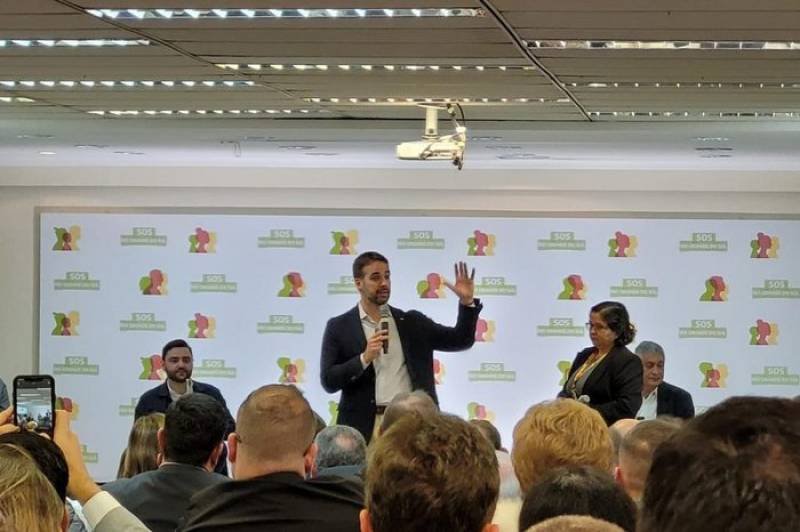 Eduardo Leite projeta queda de até 25% na arrecadação de ICMS em 2024