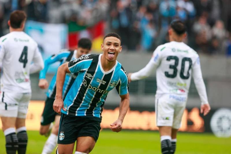 Grêmio vence o Operário-PR e avança às oitavas de final da Copa do Brasil