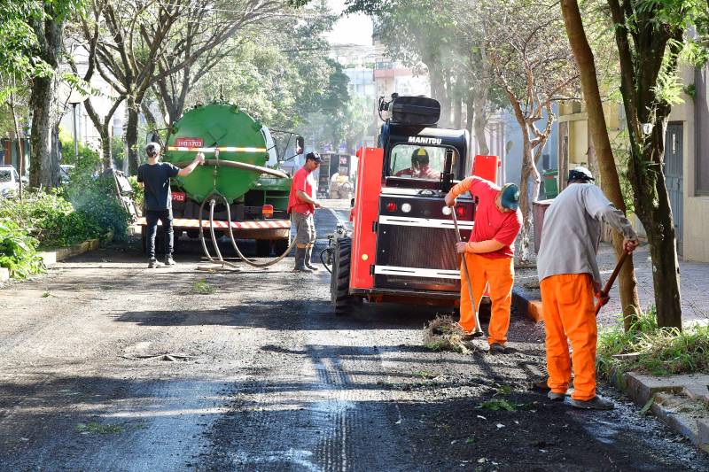 Obras de pavimentação contemplam Centro e Bairro Aliança