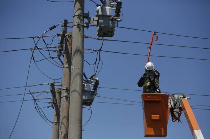 Aneel reduz custo adicional na conta de luz após correção de dados pelo ONS