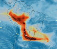 Fumaça de incêndios cobre 60% do território brasileiro e pode chegar à Argentina