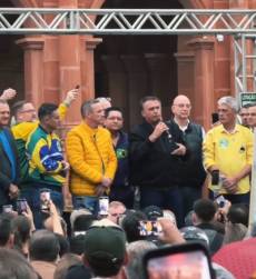 Bolsonaro participa de evento político em Santo Ângelo