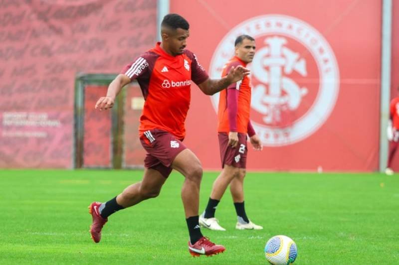 Com possível mudança na zaga, Inter encerra preparação para enfrentar o Criciúma