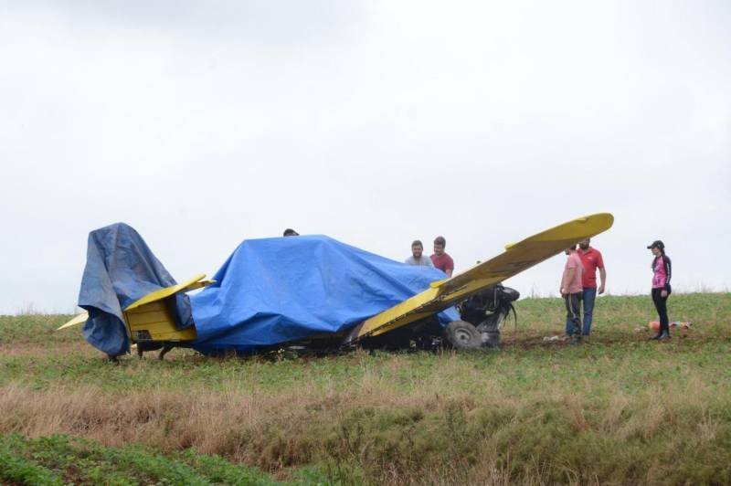 Avião de pequeno porte cai em lavoura no interior de Palmeira das Missões 